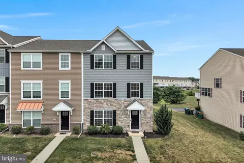 5100 Laurel Valley Ln, Enola, PA 17025