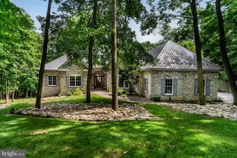 798 Dogwood Ter, Boiling Springs, PA 17007