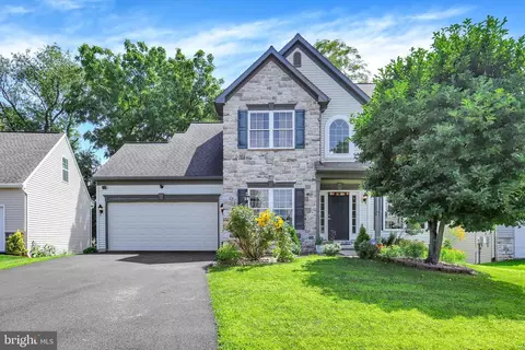 23 Hamlet Cir, Mechanicsburg, PA 17050