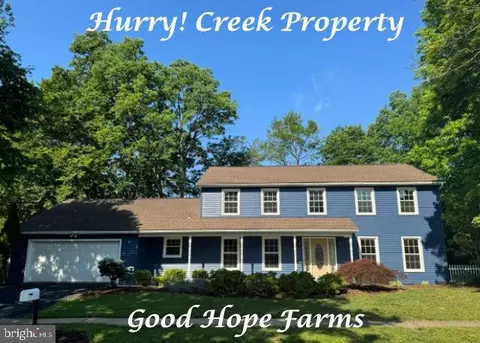 470 Woodcrest Dr, Mechanicsburg, PA 17050