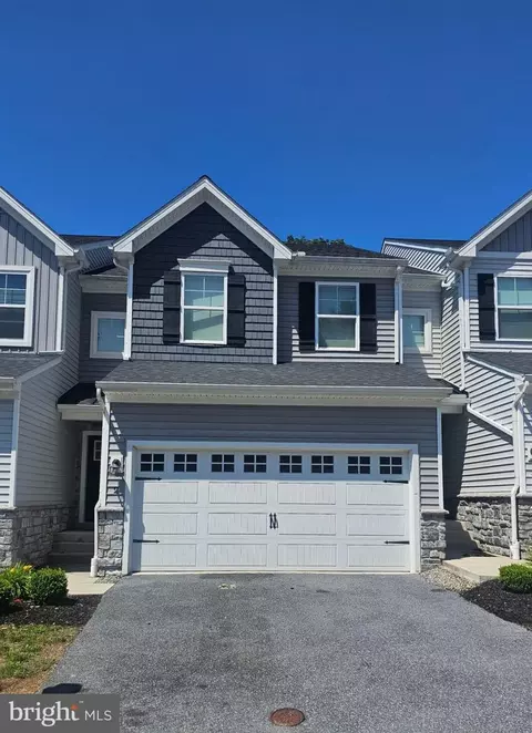 2 Woods Dr, Camp Hill, PA 17011