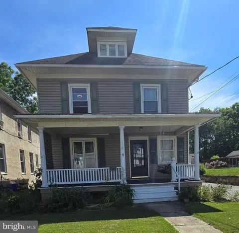 110 S Queen St, Shippensburg, PA 17257
