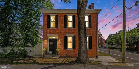 124 3rd St, Boiling Springs, PA 17007