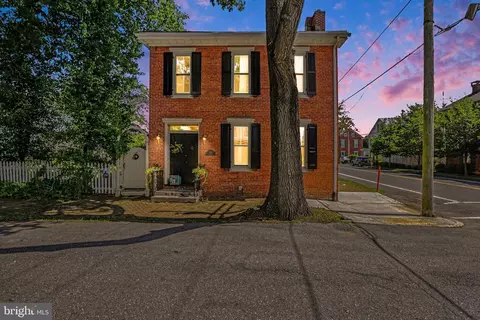 124 3rd St, Boiling Springs, PA 17007