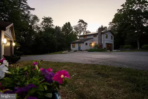 1911 Longs Gap Rd, Carlisle, PA 17013