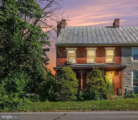 2143 Newville Rd, Carlisle, PA 17015