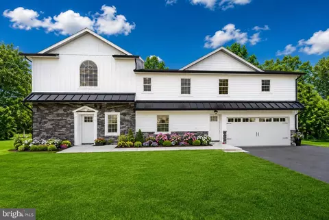 481 Sample Bridge Rd, Enola, PA 17025