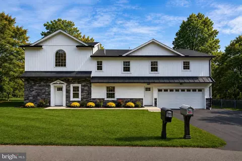 481 Sample Bridge Rd, Enola, PA 17025