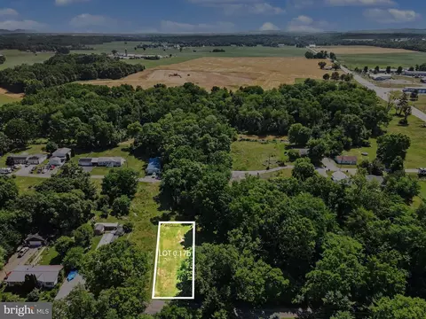 Paradise Drive, Carlisle, PA 17015