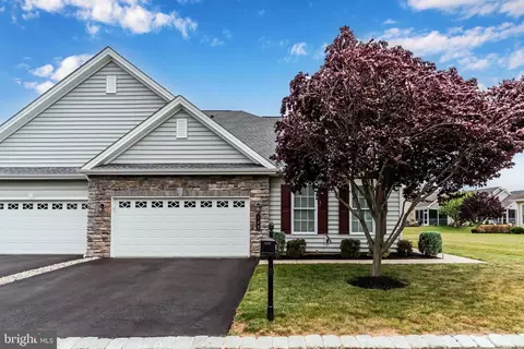 145 James Madison Dr #237, Mechanicsburg, PA 17050