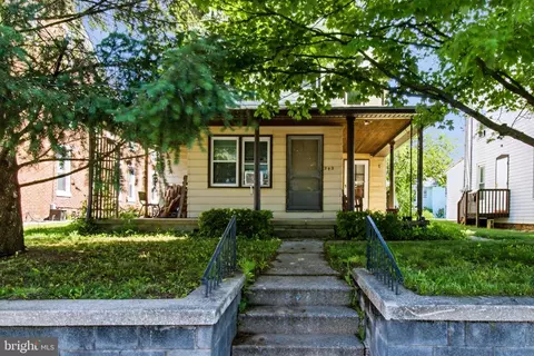 242 S Enola Dr, Enola, PA 17025
