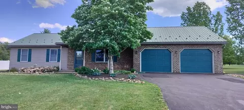 65 Walnut Dale Rd, Shippensburg, PA 17257