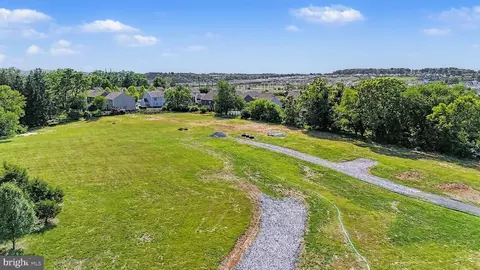 3240 Lisburn Rd #3, Mechanicsburg, PA 17055