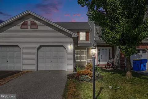 57 Nottingham Dr, Mechanicsburg, PA 17050