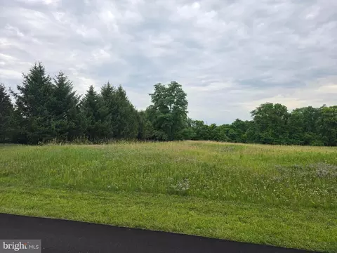 65 Kelly Dr, Carlisle, PA 17015
