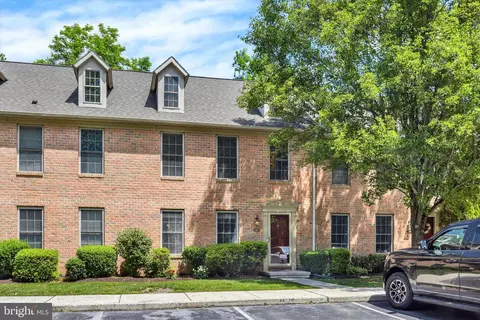 1487 Olde Oak Ct, Mechanicsburg, PA 17050