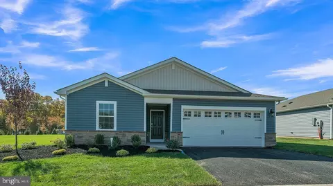 41 Bennington Way, Carlisle, PA 17013