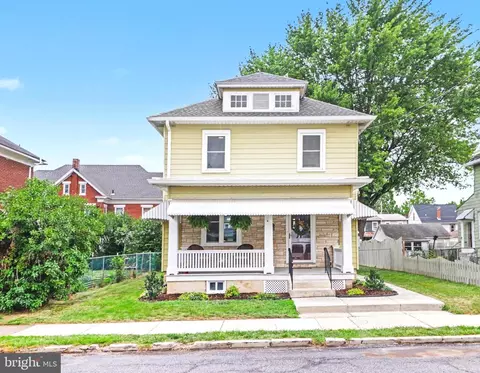 105 E Keller St, Mechanicsburg, PA 17055