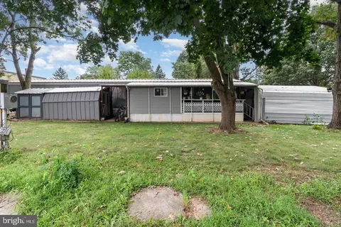 110 Shippensburg Mobile Est, Shippensburg, PA 17257