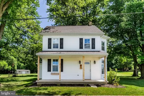 39 Red Tank Rd, Boiling Springs, PA 17007
