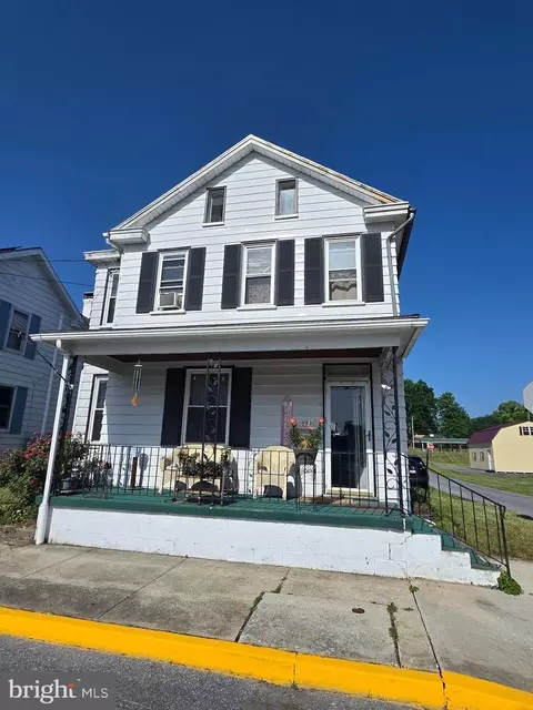 113 Chestnut St, Mount Holly Springs, PA 17065