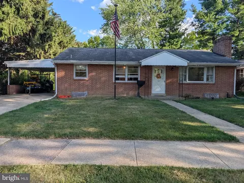 4303 Park St, Camp Hill, PA 17011