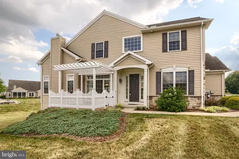 425 Carmella Dr, Mechanicsburg, PA 17050
