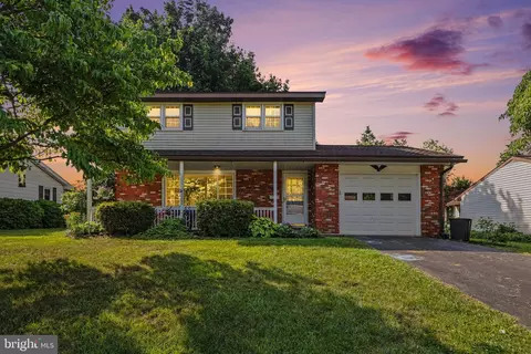 815 Fairview Rd, Carlisle, PA 17013