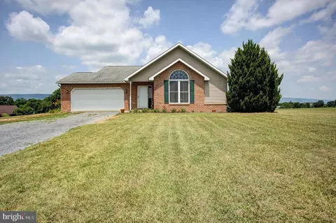 201 Curtis Ave, Newburg, PA 17240