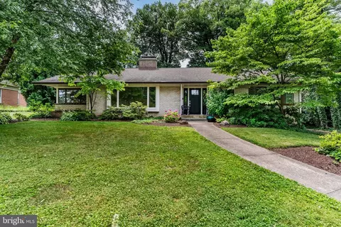 450 N 25th St, Camp Hill, PA 17011