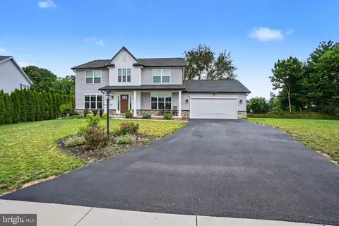23 Essex Dr, Carlisle, PA 17015