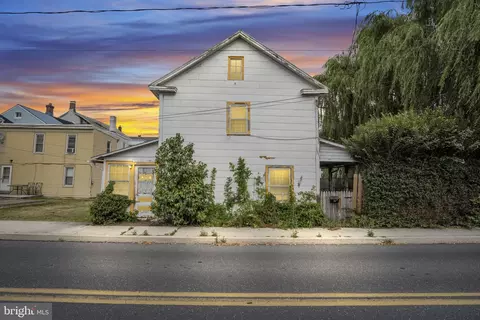 3 S Locust St, Shiremanstown, PA 17011