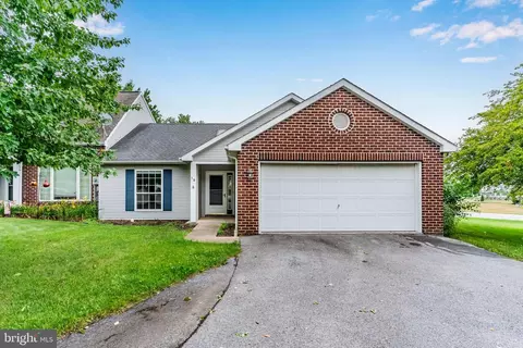 15 Thornhill Ct, Carlisle, PA 17015