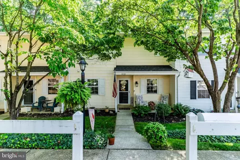 1030 W Foxcroft Dr, Camp Hill, PA 17011