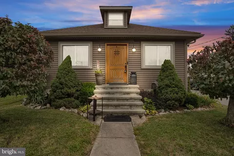 21 H St, Carlisle, PA 17013