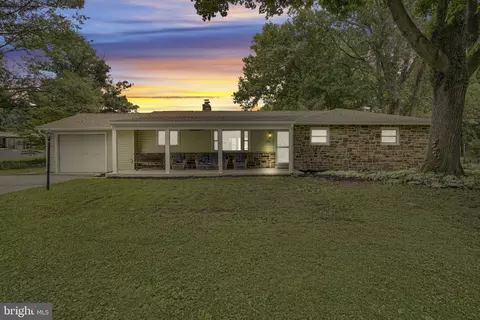 1003 Rockledge Dr, Carlisle, PA 17015