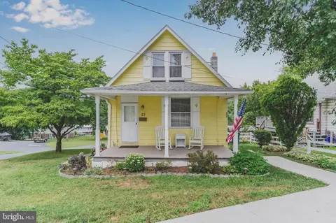 23 E Shady Ln, Enola, PA 17025