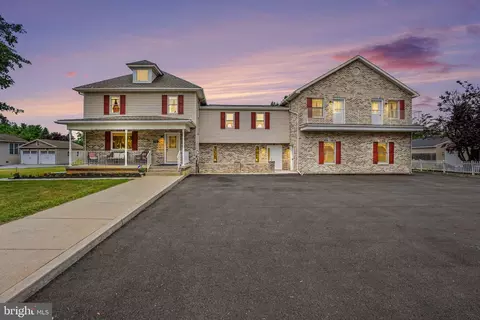 924 W Trindle Rd, Mechanicsburg, PA 17055