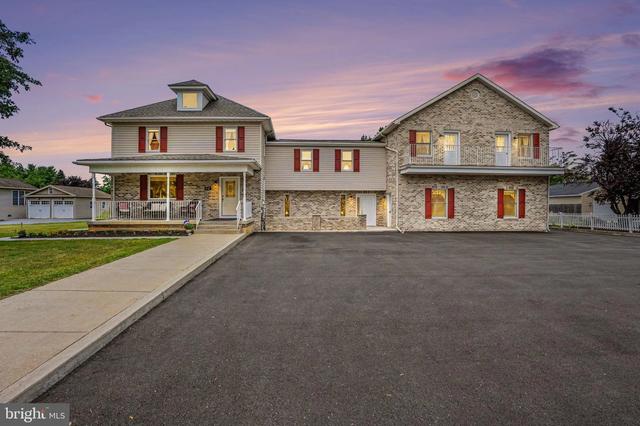 924 W Trindle Rd, Mechanicsburg, PA 17055