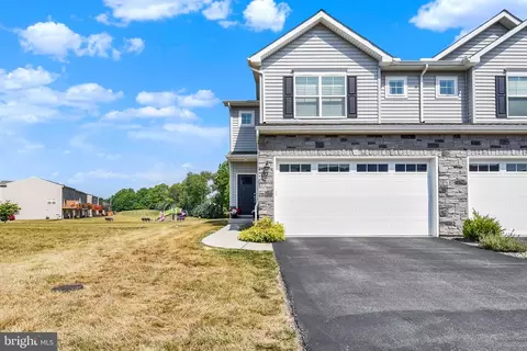 525 Joseph Ct, Mechanicsburg, PA 17055