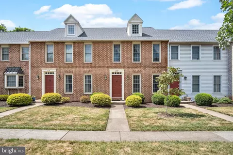 477 Delancey Ct, Mechanicsburg, PA 17055