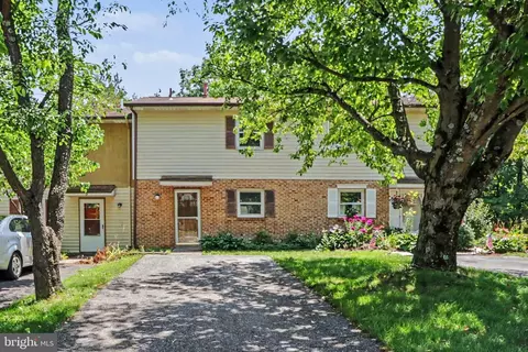 3 Dartmouth Ct, Mechanicsburg, PA 17055
