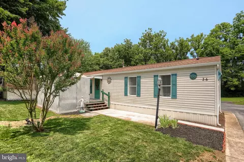 36 Garden Pkwy, Carlisle, PA 17013
