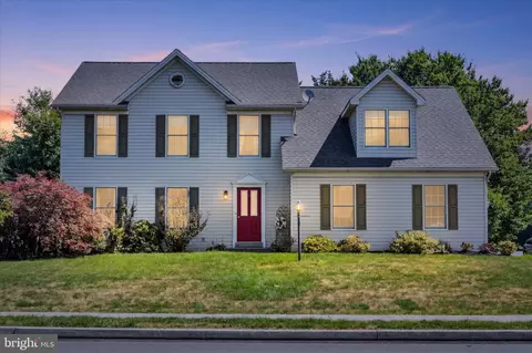 1153 Fleming Dr, Mechanicsburg, PA 17055