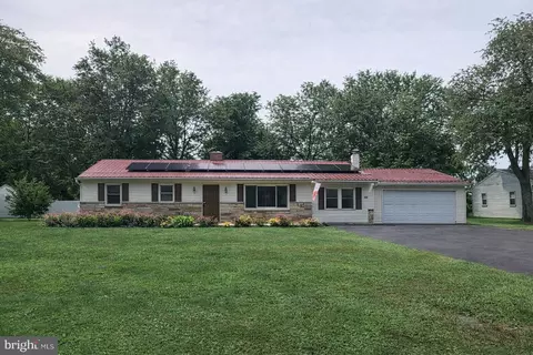 405 Pine Rd, Mount Holly Springs, PA 17065