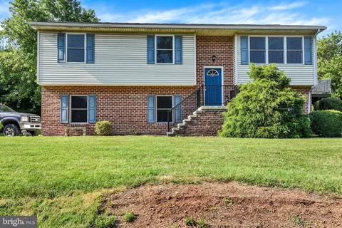 100 Fern Ave, Carlisle, PA 17013