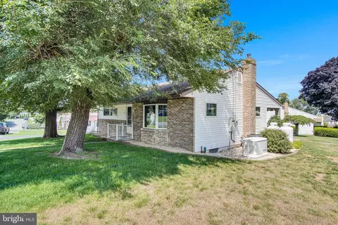23 Birch St, Mechanicsburg, PA 17050