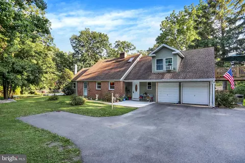 65 Sunnyside Dr, Carlisle, PA 17015