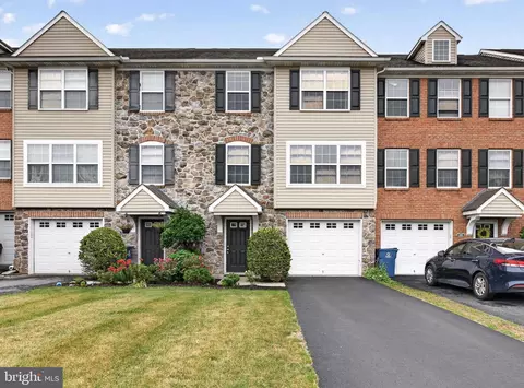 107 Westpoint Dr, Carlisle, PA 17013