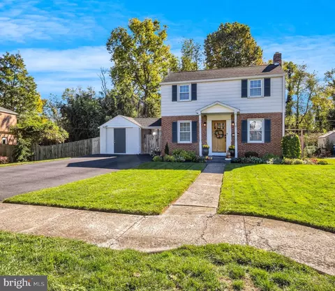 15 Highland Dr, Camp Hill, PA 17011